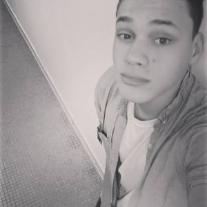 Meet your Posher, Daemon